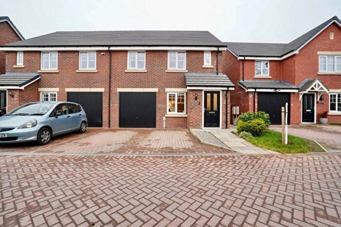 3 Bedroom Semi Detached House For Sale In Monarch Avenue, Bamber Bridge, Preston, Lancashire, PR5