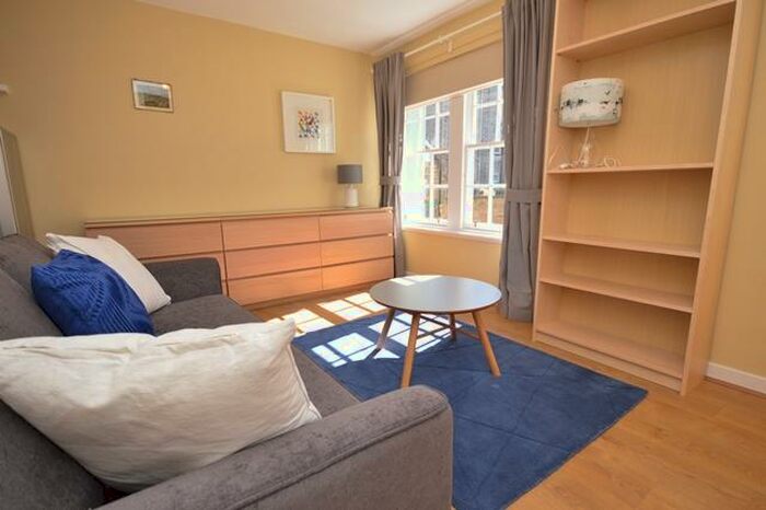 1 Bedroom Flat To Rent In Dublin Meuse New Town United Kingdom, EH3