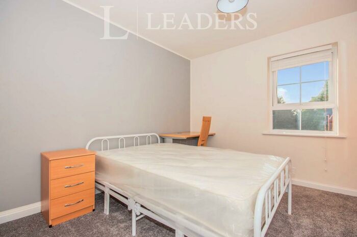 3 Bedroom Apartment To Rent In Tawny Grove, Coventry, CV4