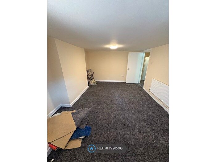 1 Bedroom Flat To Rent In Barton Road, Stretford, Manchester, M32