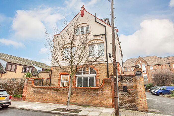 1 Bedroom Flat For Sale In Schoolbell Mews, London, E3