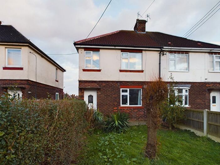 3 Bedroom Semi-detached House For Sale In Roxby Road, Winterton, DN15