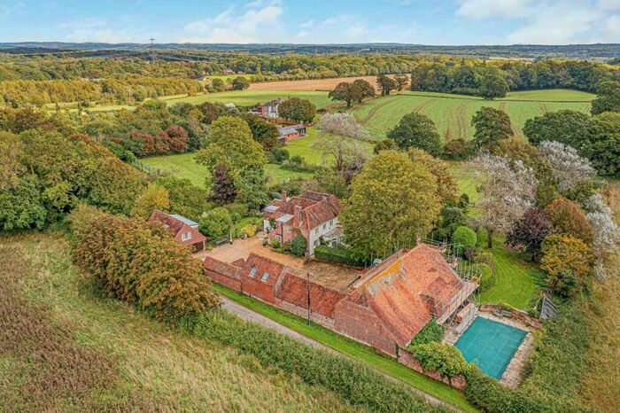 5 Bedroom Detached House For Sale In Forest Lane, Wickham, Hampshire, PO17