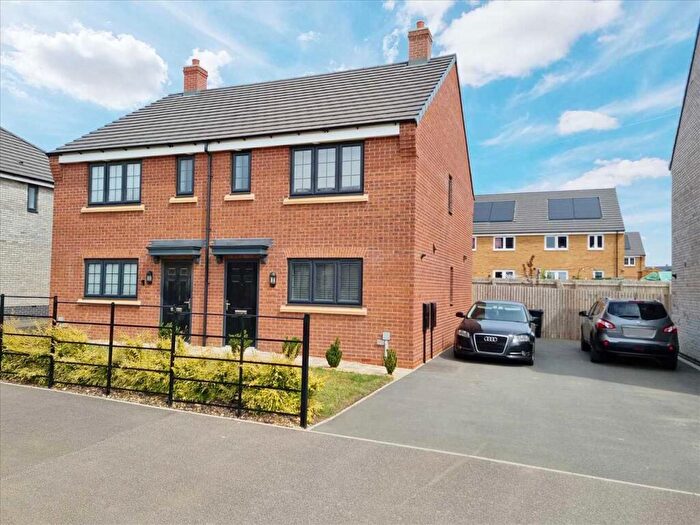 3 Bedroom Semi-Detached House For Sale In Nassington Way, Sleaford, NG34