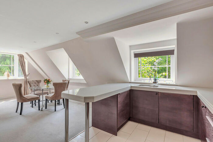 3 Bedroom Apartment To Rent In Portsmouth Road, Esher, KT10