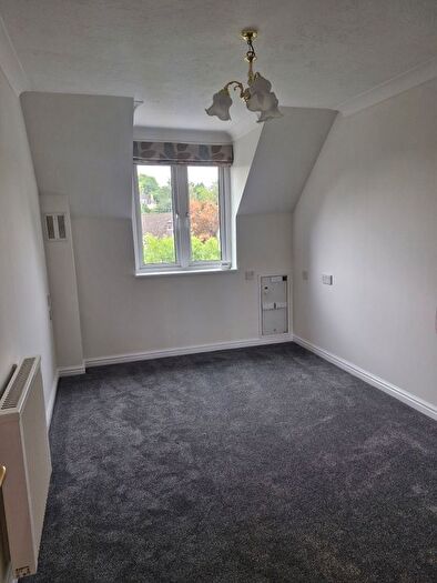 1 Bedroom Flat To Rent In Foxley Lane, Purley, CR8