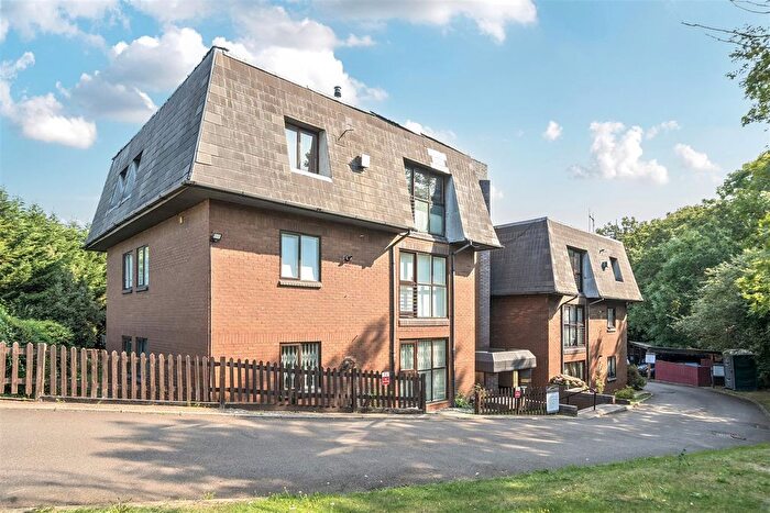 2 Bedroom Flat For Sale In Broadhurst Avenue, Edgware, HA8