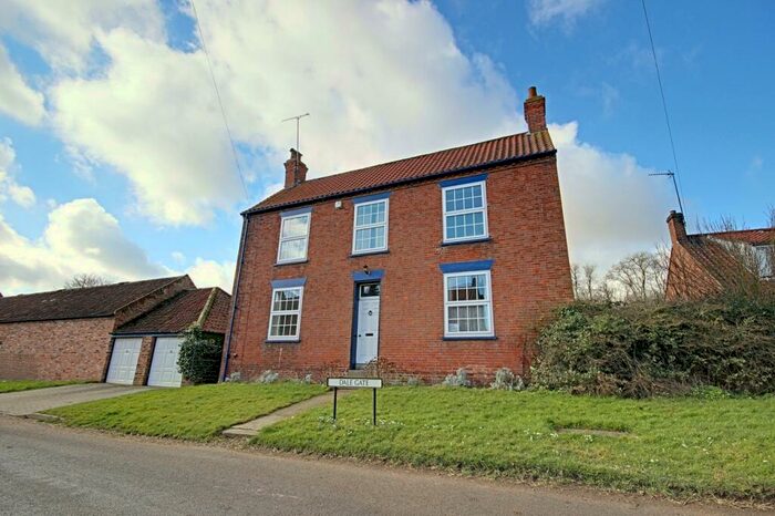 4 Bedroom Detached House To Rent In Low Balk Farm House, Finkle Street, Bishop Burton, Uk, HU17