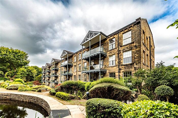 2 Bedroom Apartment For Sale In Colne, Barkisland Mill, Halifax, HX4