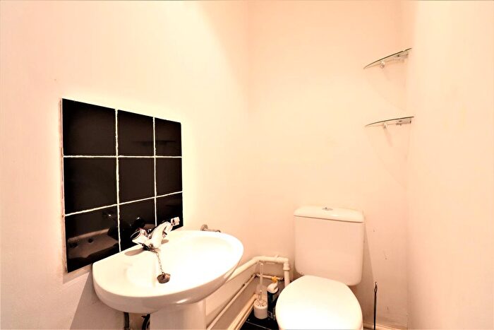 4 Bedroom Property To Rent In Pinto Close, Birmingham, B16