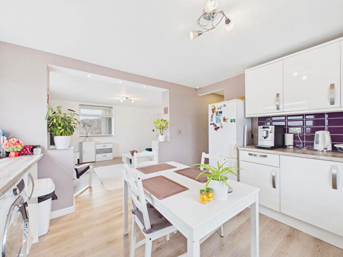 2 Bedroom Flat For Sale In Highridge Green, Bristol, BS13