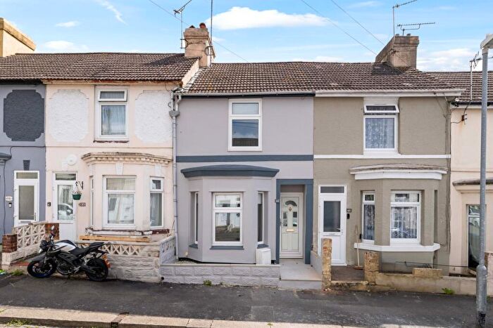 2 Bedroom Terraced House For Sale In Glenfield Road, Dover, CT16