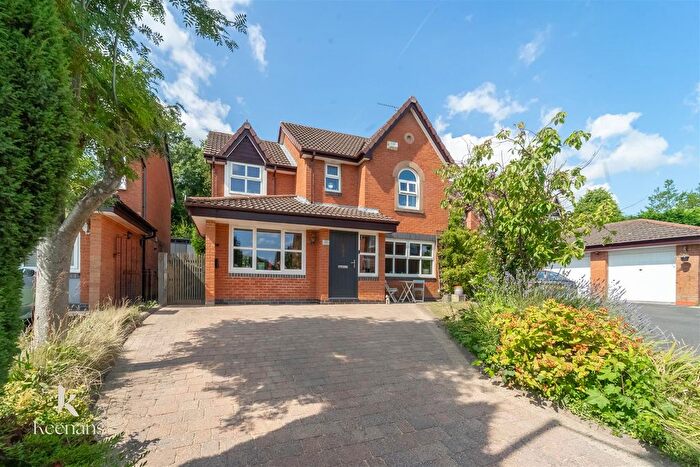 4 Bedroom Detached House For Sale In Winifred Avenue, Bury, BL9