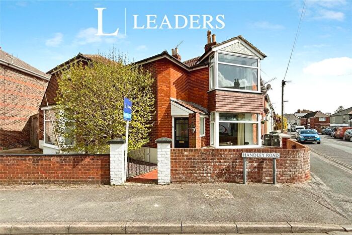3 Bedroom Detached House For Sale In Cambridge Road, Gosport, PO12