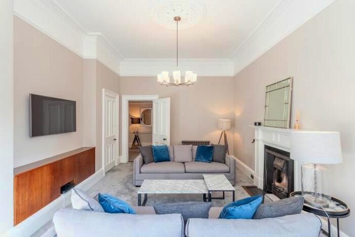 3 Bedroom Flat To Rent In Bruntsfield Gardens, Bruntsfield, Edinburgh, EH10