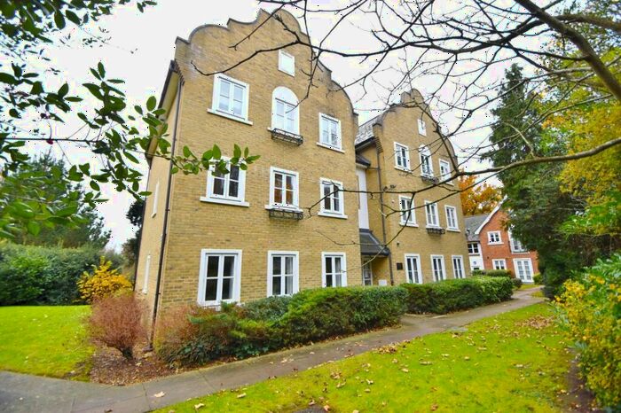 2 Bedroom Apartment To Rent In Upton Park, Slough, Berkshire, SL1