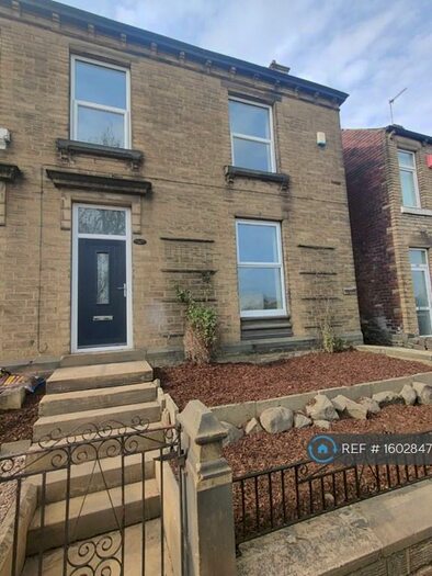 3 Bedroom Semi-Detached House To Rent In Leeds Road, Huddersfield, HD2