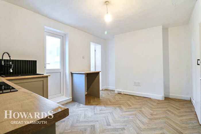 3 Bedroom Terraced House For Sale In St Peters Road, Great Yarmouth, NR30