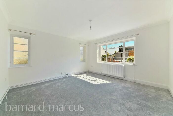 2 Bedroom Flat To Rent In Cross Road, Croydon, CR0