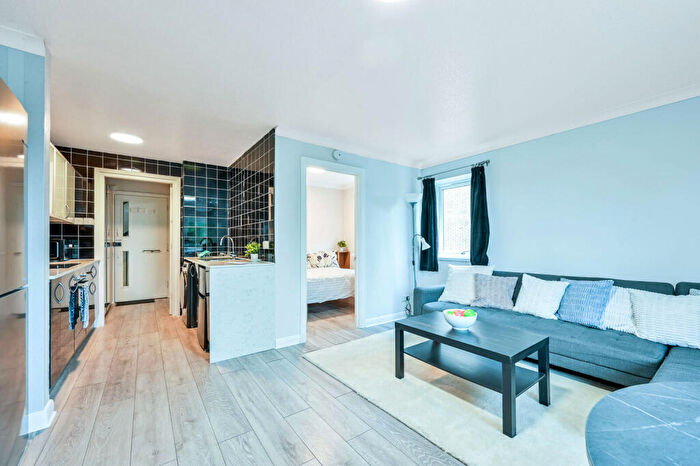 1 Bedroom Flat For Sale In Denmark Road, Kingston, Kingston Upon Thames, KT1