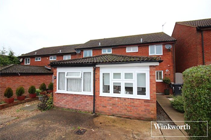 3 Bedroom Semi-Detached House For Sale In Redwood Rise, Borehamwood, Hertfordshire, WD6