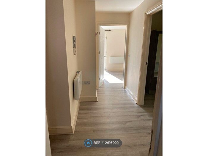 2 Bedroom Flat To Rent In Poppy Fields, Kettering, NN16