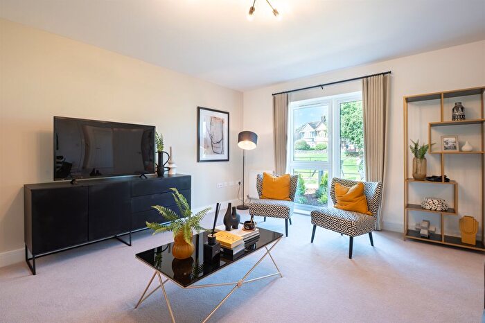 4 Bedroom Detached House For Sale In The Pastures, Wood View, Grays, RM16