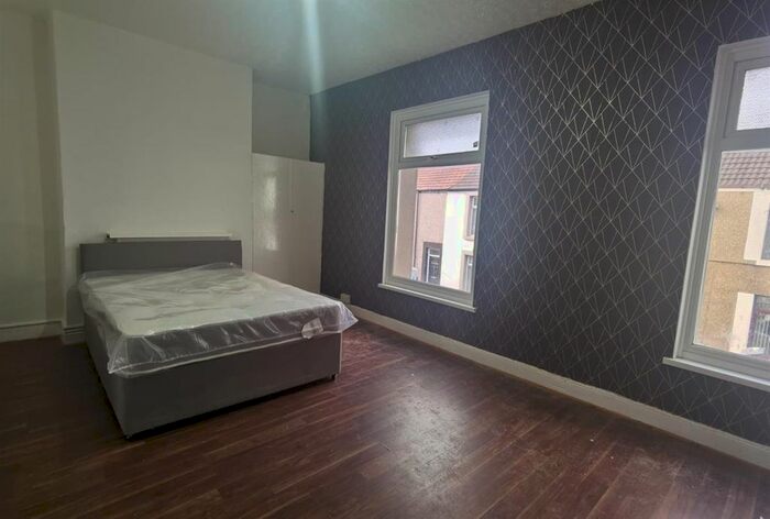 4 Bedroom Semi-Detached House To Rent In Fleet Street, Swansea, SA1