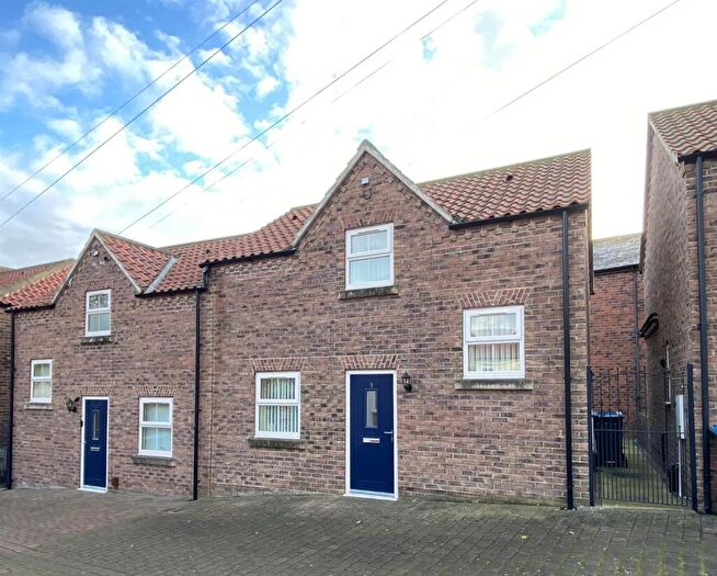 2 Bedroom Semi Detached House For Sale In Bridgegate Mews, DL8