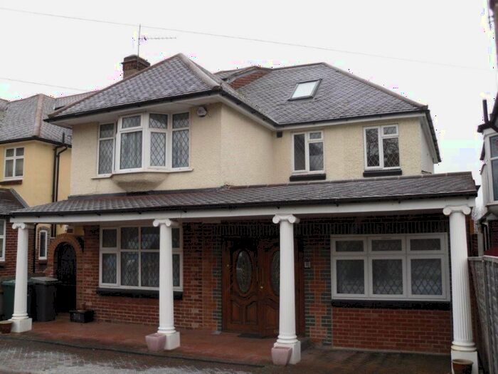 6 Bedroom Detached House To Rent In Southway, London, N20