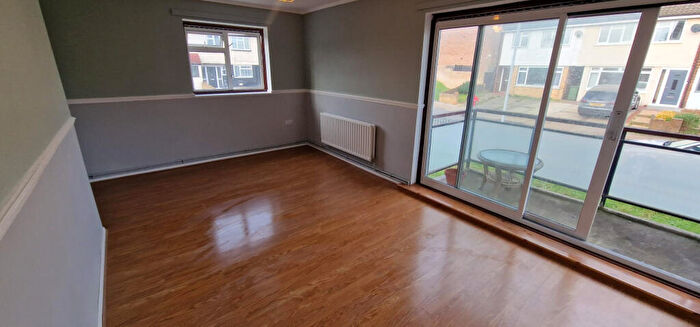 2 Bedroom Flat To Rent In Highfield Link, Romford, Essex, RM5