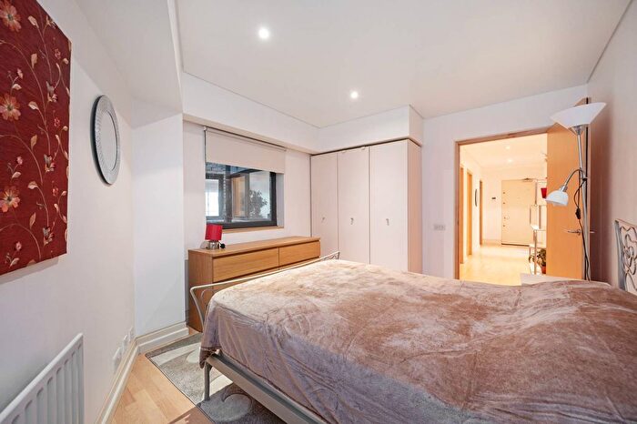 1 Bedroom Flat To Rent In Britton Street, Clerkenwell, London, EC1M