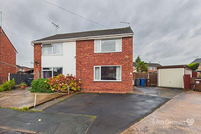 2 Bedroom Semi-Detached House For Sale In Cedar Close, Uttoxeter, ST14