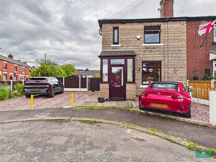 3 Bedroom End Terrace House For Sale In Brook Avenue, Shaw, OL2