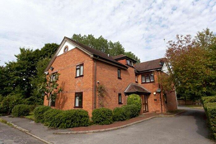 1 Bedroom Flat For Sale In Eastwood Road, Bramley, Guildford, Surrey, GU5
