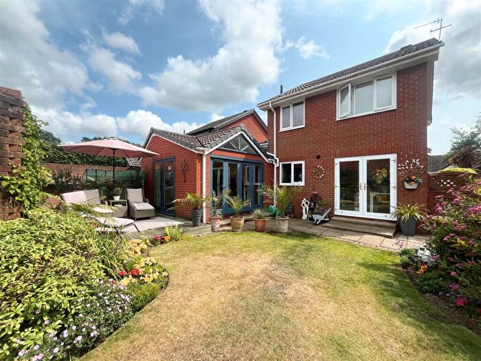 4 Bedroom Detached House For Sale In Canford View Drive, Wimborne, BH21