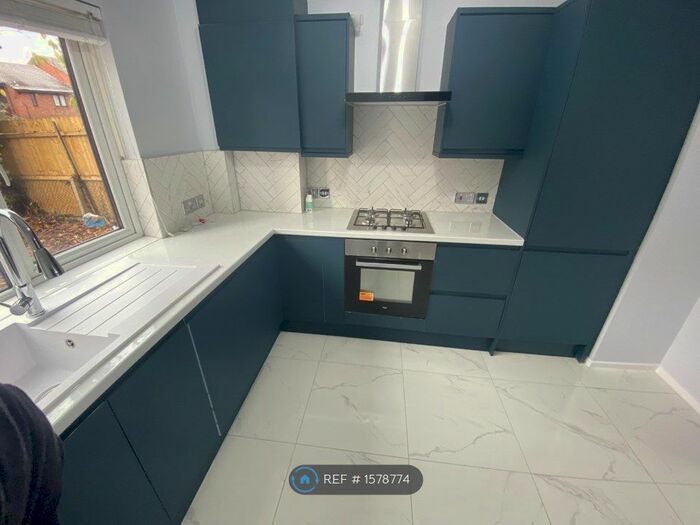 2 Bedroom Flat To Rent In Eastney Road, London, CR0