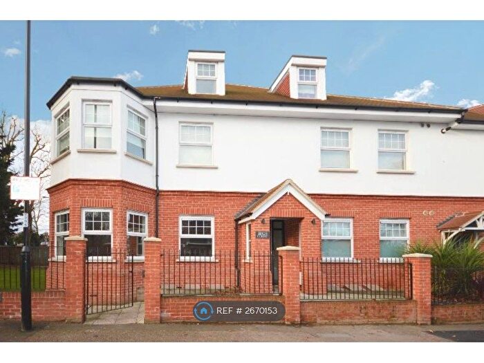 1 Bedroom Flat To Rent In St. Mildreds Road, London, SE12