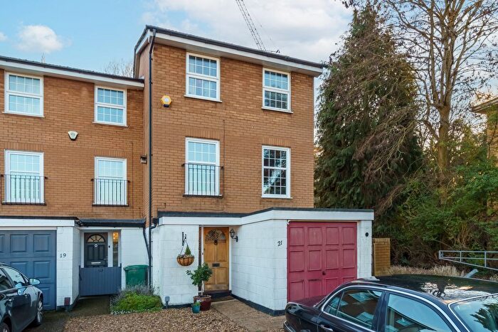 4 Bedroom Town House For Sale In Waters Drive, Staines-Upon-Thames, TW18