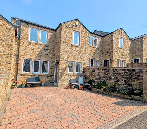 3 Bedroom Town House For Sale In Cliff Street, Haworth, BD22