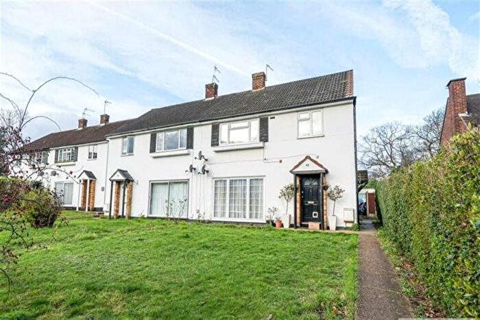 2 Bedroom Maisonette To Rent In Three Corners, Bexleyheath, DA7