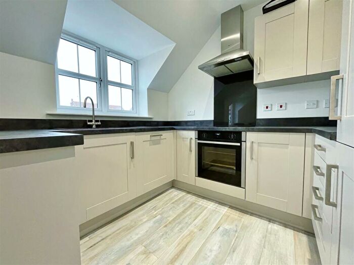 2 Bedroom Coach House For Sale In Thistle Close, Goole, DN14