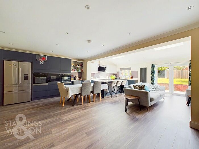 4 Bedroom Detached House For Sale In Acorn Close, Lingwood, Norwich, NR13