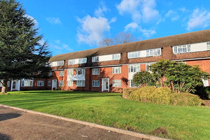 2 Bedroom Flat To Rent In Grange Road, Sutton, SM2
