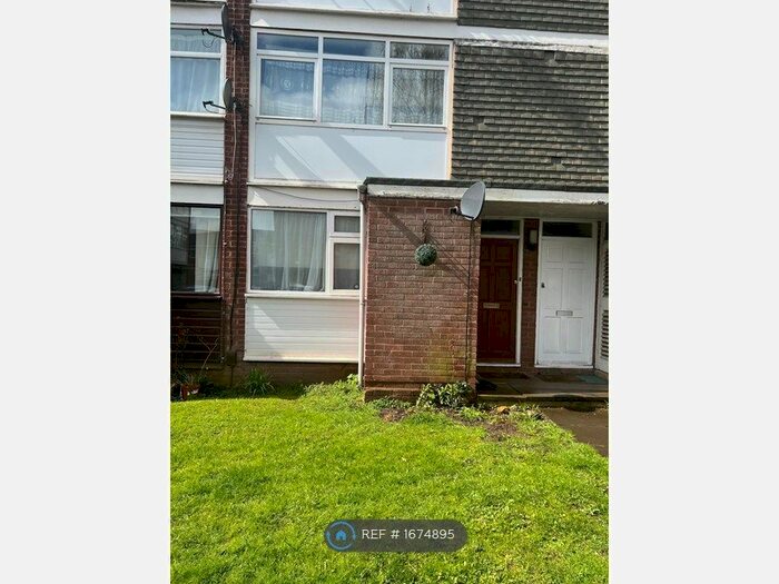 2 Bedroom Flat To Rent In Darnford Close, Coventry, CV2