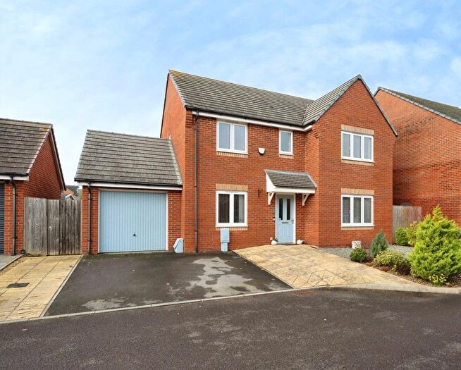 4 Bedroom Detached House For Sale In Oyster Close, Hayling Island, Hampshire, PO11