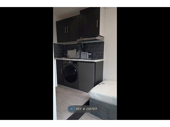 Studio To Rent In Annex Castle Street, Reading, RG1