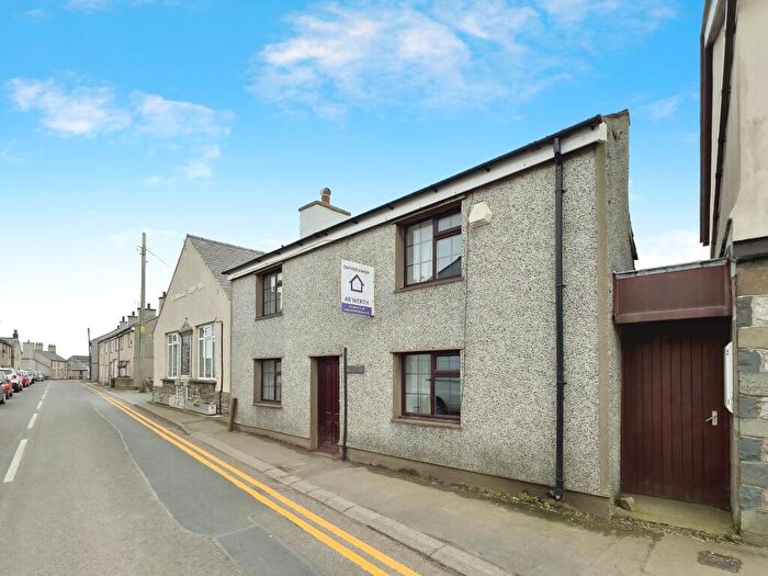 2 Bedroom Link Detached House For Sale In Glasfryn, Brynsiencyn, Llanfairpwllgwyngyll, Anglesey, LL61
