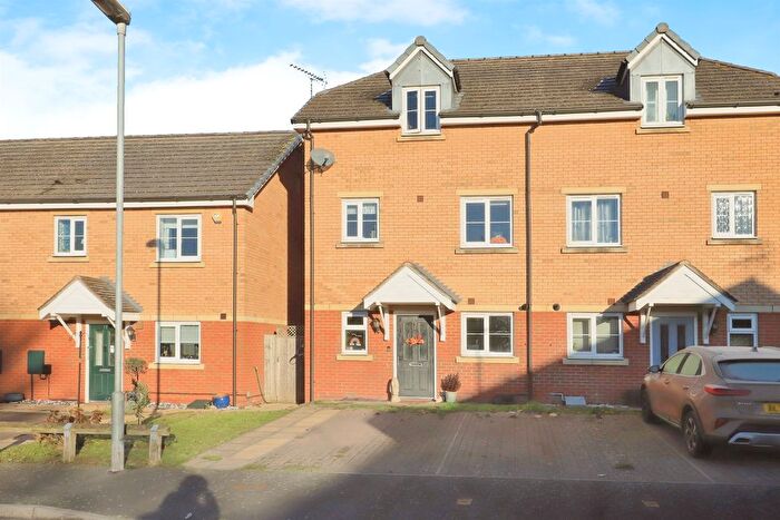 4 Bedroom Semi-Detached House For Sale In Mike Oborski Close, Kidderminster, DY10