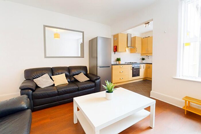 5 Bedroom House To Rent In Queens Road, Sheffield, S2